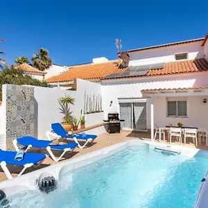 Casa Naranja - Heated Pool - Bbq - Terrace - Free Wifi - Child & Pet-friendly - 3 Bedrooms - 6 People , Porís de Abona España